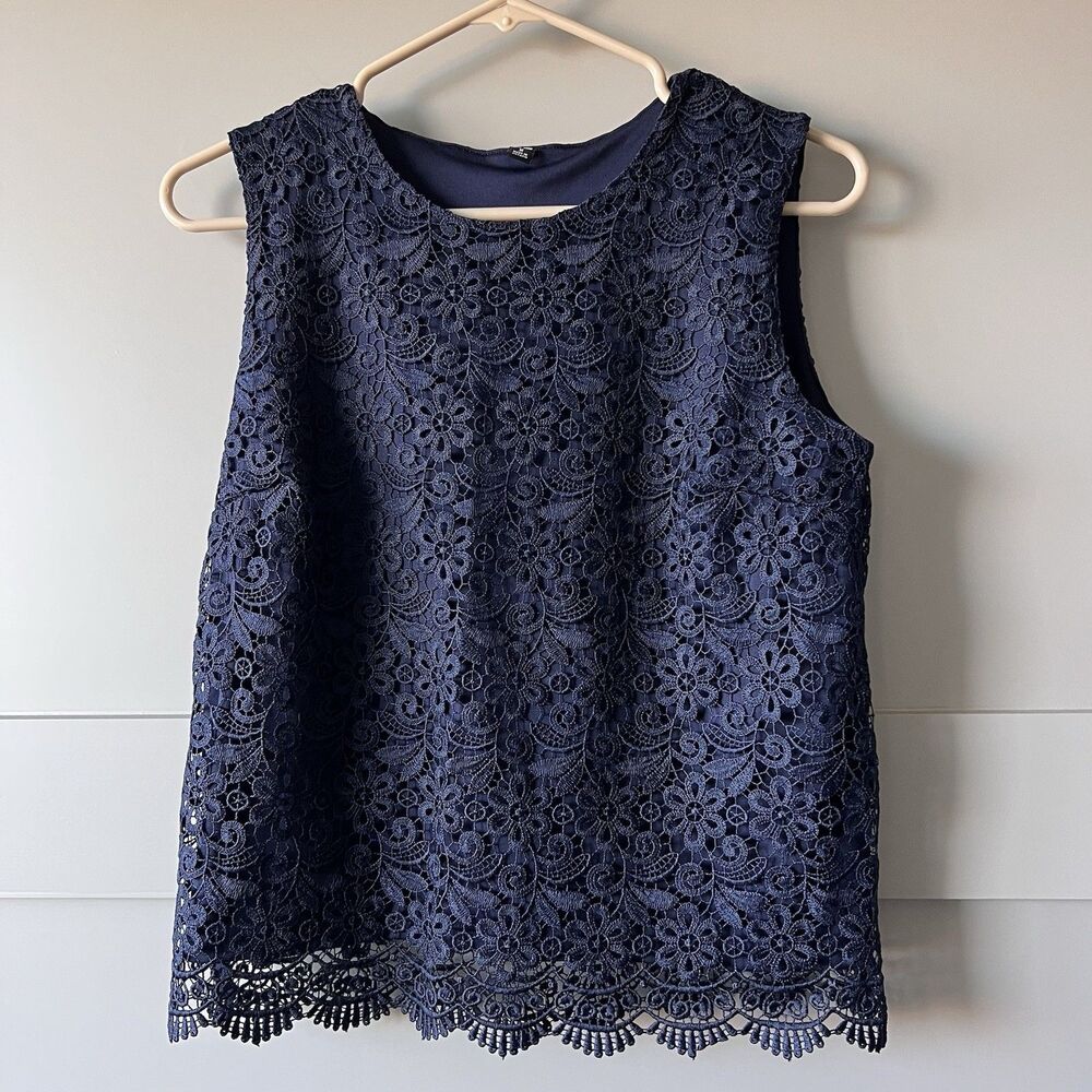 Uniqlo‎ Floral Lace Blouse Women Medium Sleeveless Navy Blue Round Neck Preppy